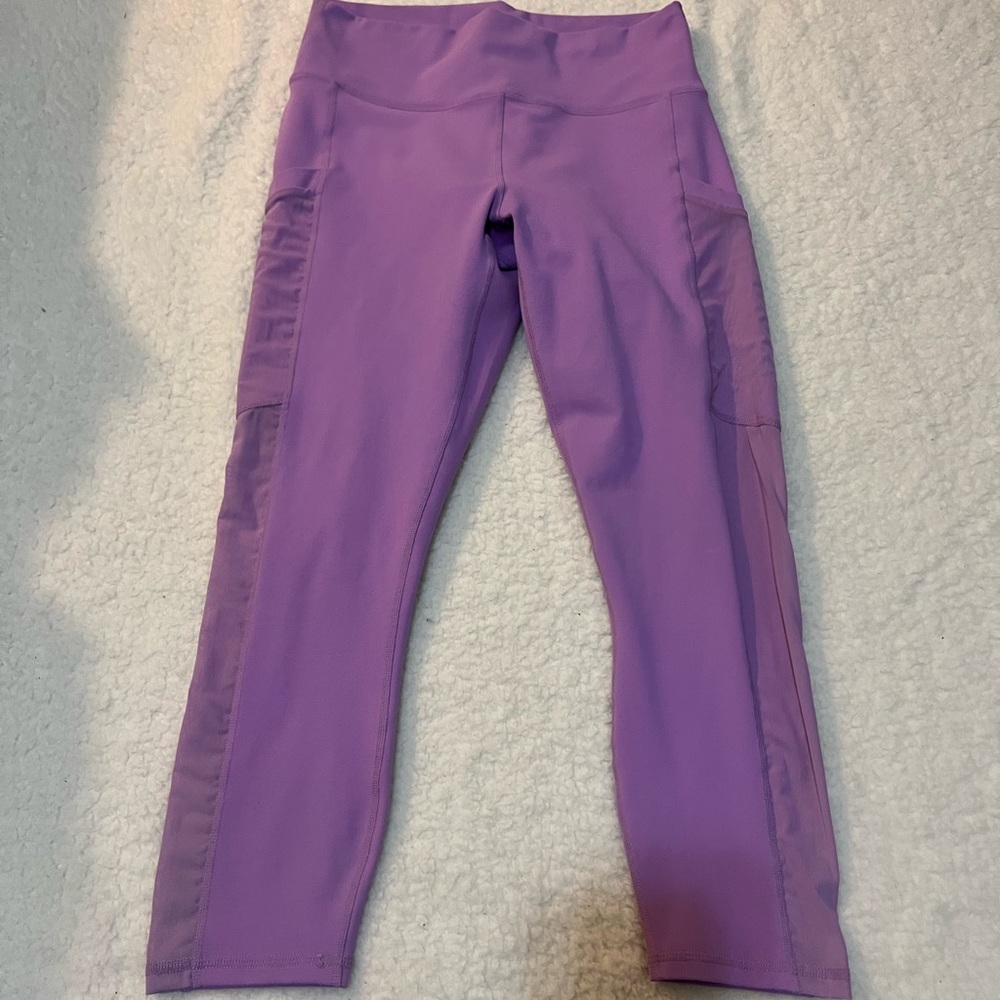 Fabletics Powerhold 3/4 Capris/Leggings